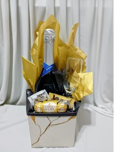 Box com Espumante, Taça e bombons